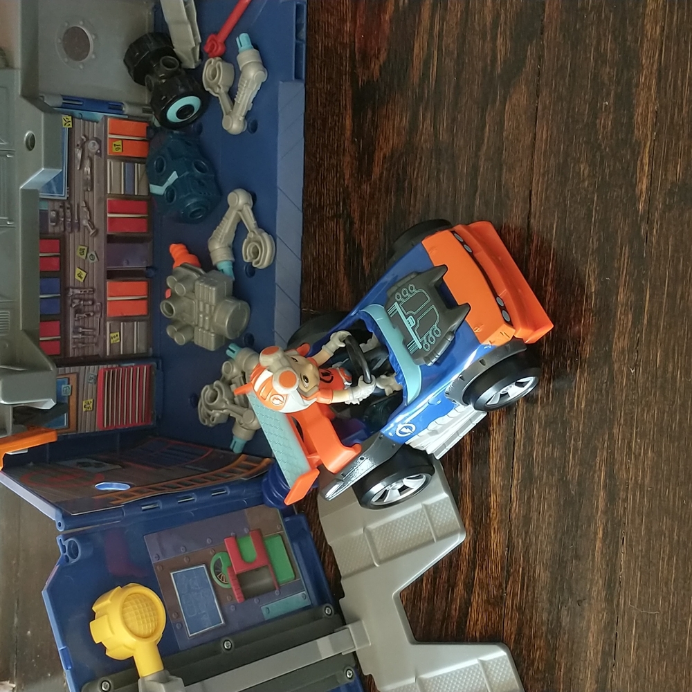 Rusty Rivets Playset - Picture 5 of 11
